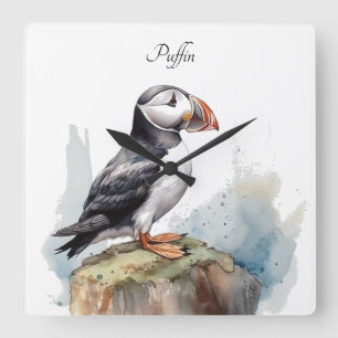 Horloge Carrée Cute Puffin sur une roche aquarelle