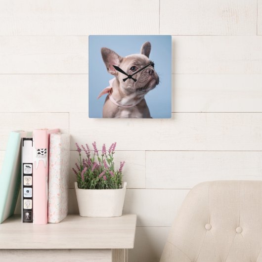 Horloge Carrée Cutest Baby Animals | French Bulldog Pink Bow (Salle de lecture)