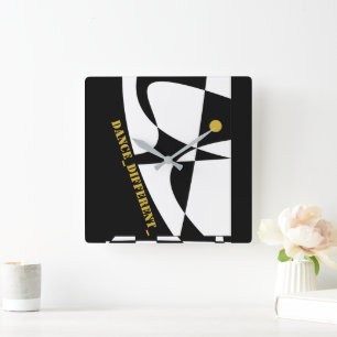 HORLOGE CARRÉE DANSE_DIFFÉRENTE_