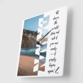 Horloge Carrée Dawn — Simply Begin Again (Angle)