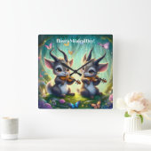 Horloge Carrée De mignons saolas jouent aux violons dans une forê (Maison)