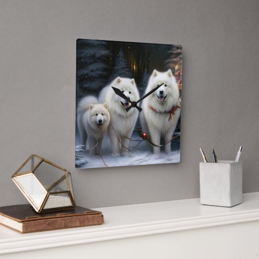 Horloge Carrée Décor de Noël Samoyed Snowy Sleigh (Bureau)