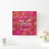 Horloge Carrée Devis motivationnel cool Imprimer rose (Maison)