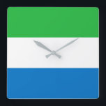 Horloge Carrée Drapeau Sierra Leone<br><div class="desc">La Sierra Léone est un tricolore horizontal. Les couleurs utilisées dans le drapeau sont le bleu,  le vert,  le blanc. La proportion de Sierra Léonais est de 2:3. Le drapeau de la Sierra Leone a été adopté en 1961.</div>