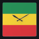 Horloge Carrée Drapeau vert, or (jaune) et rouge<br><div class="desc">Couleurs vert,  or (jaune) et rouge. 

Vintage Old School Alternative Hip hop T chemises Vêtements,  Casquettes,  Stickers,  Smart Phone casques et plus encore.</div>