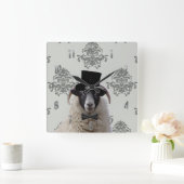 Horloge Carrée Drôle marié mouton dans le chapeau supérieur (Maison)