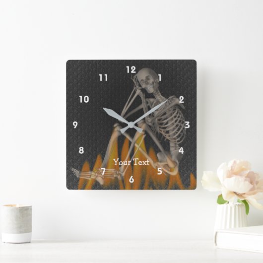 Horloge Carrée Drôle Squelette assis dans les flammes Personnalis (Maison)