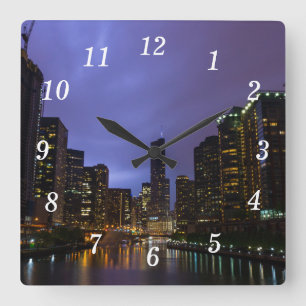 Horloge Carrée Éclair au-dessus de l'horloge murale de Chicago Ri