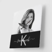 Horloge Carrée Écriture de nom monographique en noir blanc (Angle)