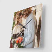 Horloge Carrée Elegant Ensemble Mr & Mrs Photo Personnalisé (Angle)