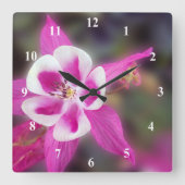Horloge Carrée Élégante Columbine rose (Recto)