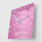 Horloge Carrée Élégante coulée de paillettes rose chaud (Angle)