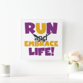 Horloge Carrée Exécuter Embrasser la vie violet jaune (Maison)