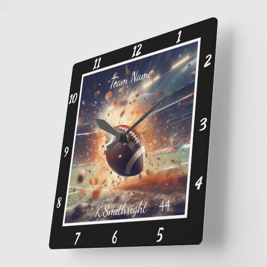 Horloge Carrée Exploding Football Custom (Angle)