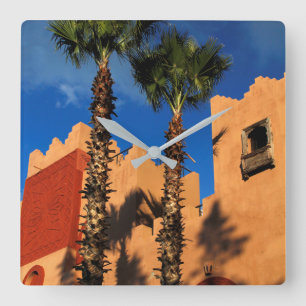 Horloge Carrée Extérieur de la station balnéaire au Maroc