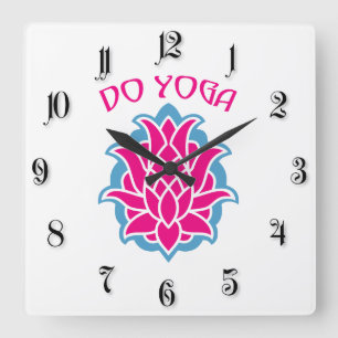 Horloge Carrée Faire du yoga