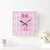 Horloge Carrée Faire-part de naissance mignon d'empreintes de pas (Maison)