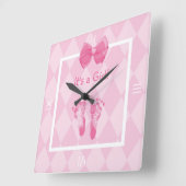 Horloge Carrée Faire-part de naissance mignon d'empreintes de pas (Angle)