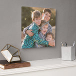 Horloge Carrée Faire Personnaliser la famille bébé Enfants Mariag<br><div class="desc">Créez votre propre horloge murale photo personnalisée, personnalisée et carré. Ajoutez simplement votre photo et votre texte, pour customiser. Pendant que vous ajoutez / concevez, vous pourrez voir un aperçu de votre création, tout au long de. L'horloge comporte du texte dans un élégant script de typographie en faux or. Fait...</div>