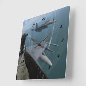 Horloge Carrée Falcons F-16 de combat (Angle)