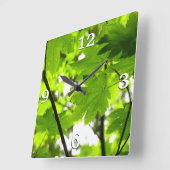 Horloge Carrée Feuilles d'érable avec Raindrops (Angle)