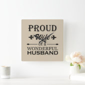 Horloge Carrée fière épouse d'un merveilleux mari (Maison)