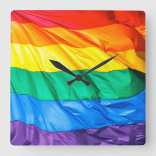 Horloge Carrée Fierté solide - plan rapproché de drapeau de gay