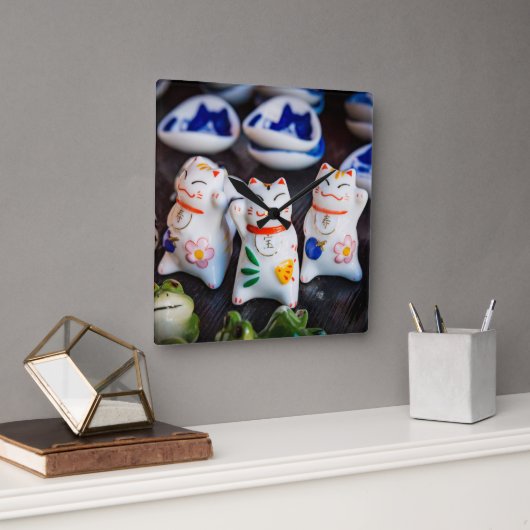 Horloge Carrée figurines de chats à Beckoning (Bureau)