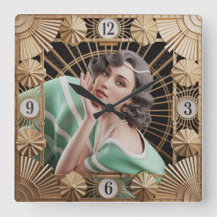 Horloge Carrée Fille Art Déco