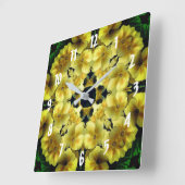 Horloge Carrée Fleur de Primrose jaune Art Abstrait (Angle)
