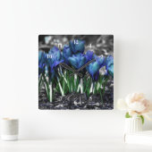 Horloge Carrée Fleurs bleues de crocus d'Aqua (Maison)