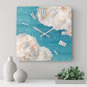 Horloge Carrée Fleurs de pivoines blanches sur motif de damas tur