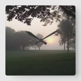 Horloge Carrée Foggy Morning Wall Clock