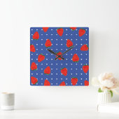 Horloge Carrée fraises avec points (Maison)