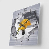 Horloge Carrée Freesia jaune (Angle)