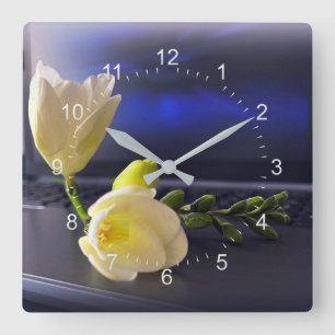 Horloge Carrée Freesia jaune blanc