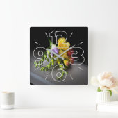 Horloge Carrée Freesias sous les projecteurs (Maison)