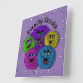 Horloge Carrée Fuzzles conviviaux Créatures mignonnes Carré Horlo (Angle)