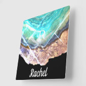 Horloge Carrée Géode Agate Monogramme Nom Modèle Étincelle verte (Angle)