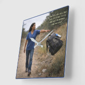 Horloge Carrée God cares for you (Angle)