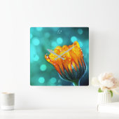 Horloge Carrée Golden Marigold sur Turquoise Bokeh (Maison)