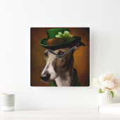 Horloge Carrée Greyhound Dog en tenue de la Saint Patrick (Maison)
