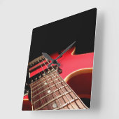 Horloge Carrée Guitare électrique rouge vif (Angle)