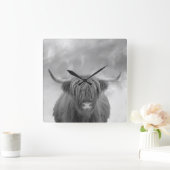 Horloge Carrée Highland Cow Scotland Clouds Black White  (Maison)
