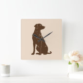 Horloge Carrée Illustration de la silhouette du labrador noir (Maison)