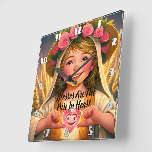 Horloge Carrée Innocence Capturée : Petite Fille Tenderly Holding (Angle)