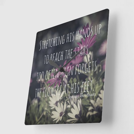 Horloge Carrée Inspiring Jeremy Bentham Quote (Angle)