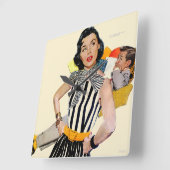 Horloge Carrée Insulted 2 de Madame Was (Angle)