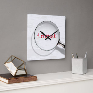 Horloge Carrée Investir Texte Sous Loupe