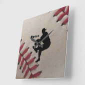 Horloge Carrée iPitch Player Silhouette On Baseball Arrière - pla (Angle)